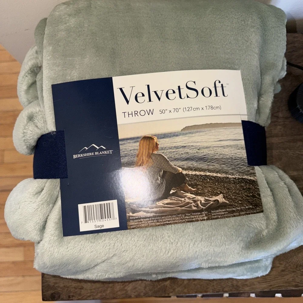 Berkshire Blanket Velvet Soft  Throw 50